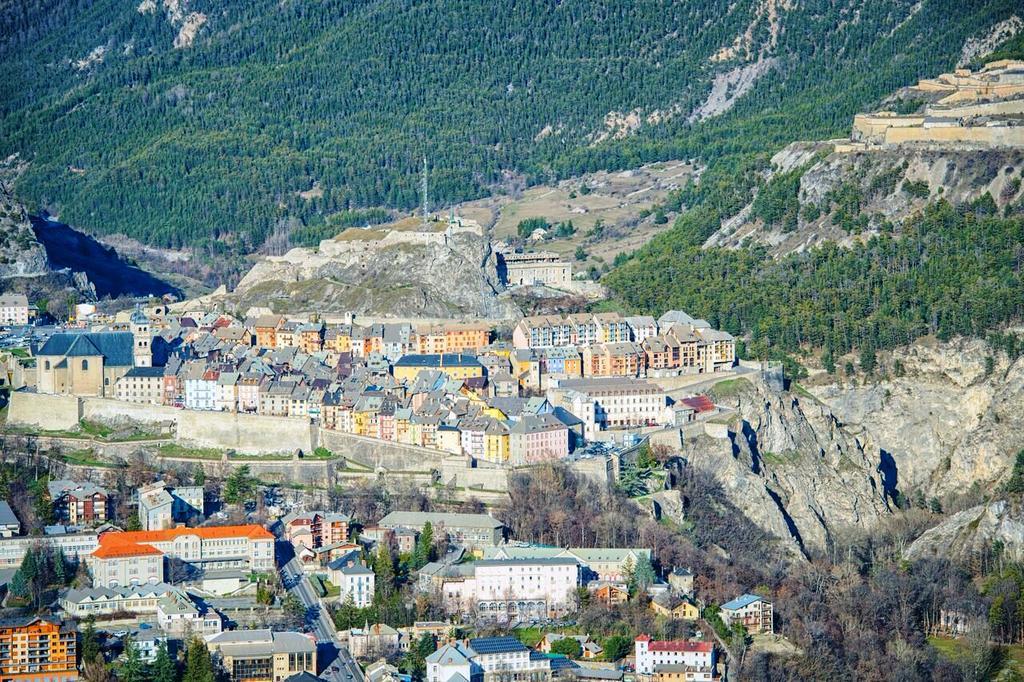Maison A Tour Briancon Exteriér fotografie