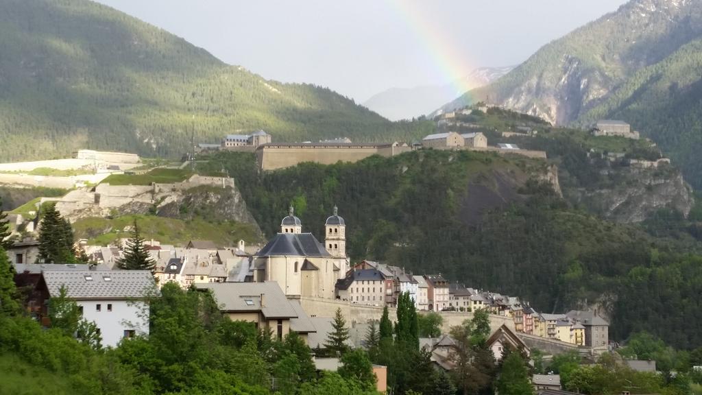 Maison A Tour Briancon Exteriér fotografie
